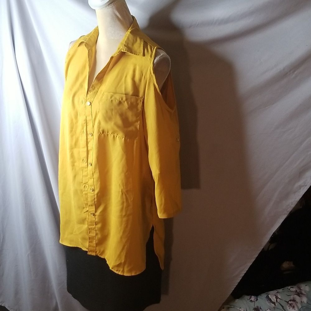 New Glory Mustard Button Front Tie Back Cold Shoulder Tunic Blouse NWT Sz. L